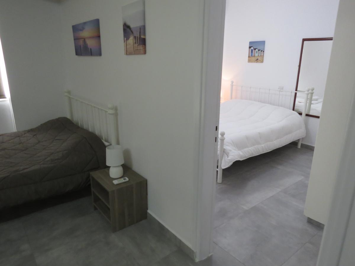 Adonis Apartment Пафос Екстер'єр фото